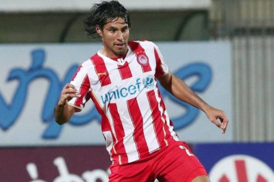 Ολυμπιακός: Σούβλισε με... κλαρίνα ο Μπενίτες (video)