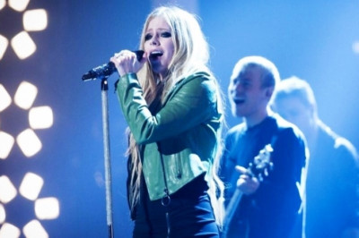 Τι είναι η Νόσος του Lyme από την οποία προσβλήθηκε η Avril Lavigne