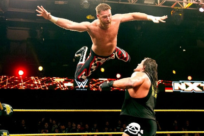 NXT: Προσγείωση για Rhyno (photos+videos)