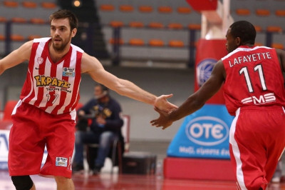 Ολυμπιακός: Αγάπη ή φόβος; (video)