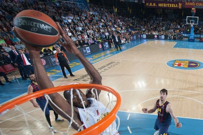 Ολυμπιακός: Έκοψε ο Χάντερ, κάρφωσε ο Ντάνστον (videos)