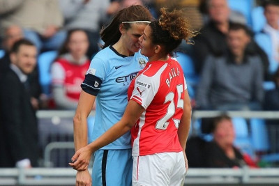 Ζήτησε συγνώμη για την κουτουλιά σε αντίπαλο της η  Σκοτ (video)