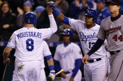 MLB: Ακάθεκτος ο Μουστάκας (videos)