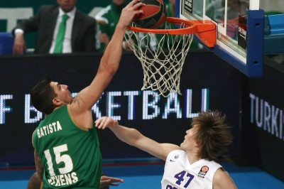 Παναθηναϊκός: Το poster-dunk του Μπατίστα στον Κιριλένκο (video)
