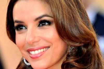 Δε γίνεται να μην κοιτάξεις την Eva Longoria και το sexy λευκό της φόρεμα!