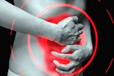 Πόνος στην κοιλιά: Τι δείχνει όταν είναι δεξιά και τι όταν είναι αριστερά