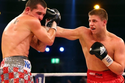 Μποξ: Όρθιος ο Zeuge με Sjekloca