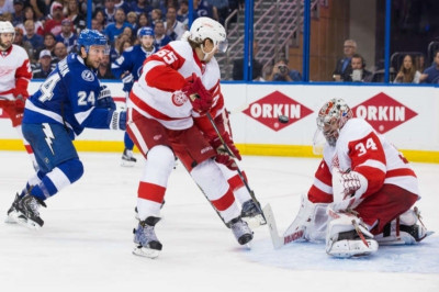 NHL: Νέο shutout για Mrazek, 3-2 για Ρεντ Ουίνγκς (videos)