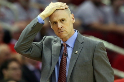 Ντάλας Μάβερικς: Πρόστιμο στον Ρικ Καρλάιλ