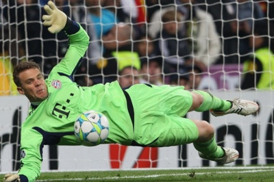 Να γιατί  δεν είναι κανένας σαν τον Νόιερ (videos)