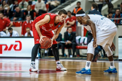 Λοκομοτίβ Κουμπάν: Τέλος ο Καλνιέτις