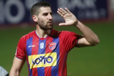 Οικονόμου: «Βαριά φανέλα ο Πανιώνιος»