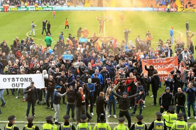 Μπλάκπουλ: Ο υποβιβασμός έφερε το… ξέσπασμα! (photos+videos)