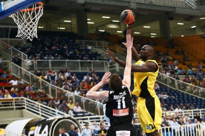 ΑΕΚ: Στην αποστολή ο Μπονσού