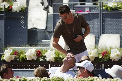 Ρεάλ Μαδρίτης: Χαλάρωσαν με… τένις (photos)