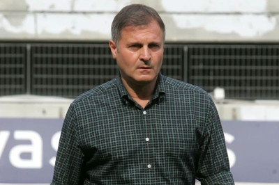 Καβάλα: Τα… χώνει στον Καλαϊτζίδη