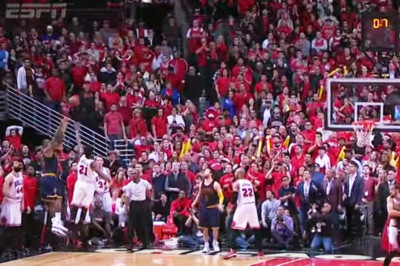 NBA: Top 5 με «Βασιλιά» (video)