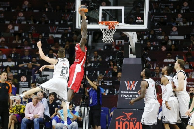 Final 4: Το εντυπωσιακό κάρφωμα του Χάντερ (video)