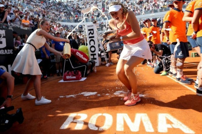 Το σήκωσε η Σαράποβα!