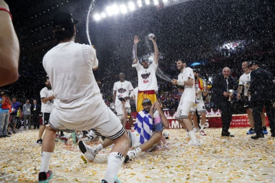 Το «καυτό» φιλί για την Ευρωλίγκα! (photo)