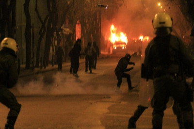 Επεισόδια στον Πειραιά μετά την ήττα