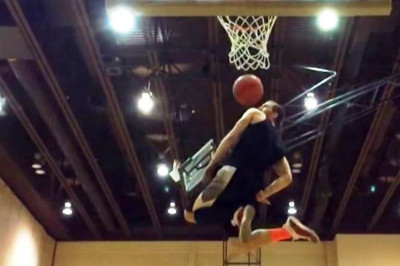 Είναι αυτό το καλύτερο κάρφωμα στην ιστορία; (video)