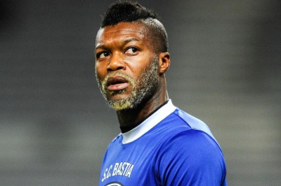 Σισέ: «Δεν θα μου πουν πότε να το κόψω»!