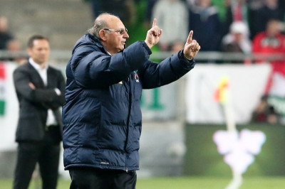 Περαστικά του Μαρκαριάν στον Μπακάκη