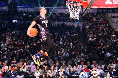 Σε άλλο επίπεδο τα καρφώματα του Λαβίν (video)