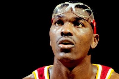 Όταν ο Χακίμ θέλησε να σταματήσει τη βία… (photos&videos)