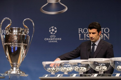 Έξαλλος και ο Φίγκο με την FIFA