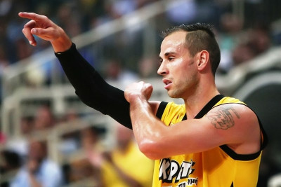 Στο ΣΕΦ ο Ίνγκλις, αποθέωσε Ολυμπιακό