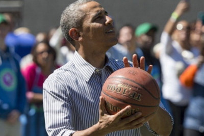 Ο Ομπάμα… υποκλίθηκε στον Κάρι! (photo)