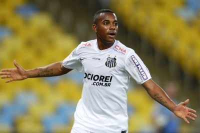 Σκόραρε με βολ πλανέ ο Ρομπίνιο (video)