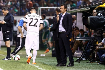 Βαρύ κλίμα και ομιλία στο αεροδρόμιο