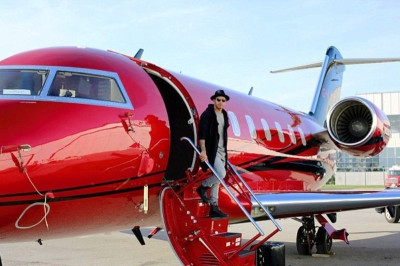 Με το προσωπικό του τζετ στον Καναδά ο Χάμιλτον (photos)