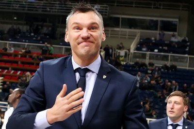 Σήκωσε κούπα με… σκούπα ο Σάρας!