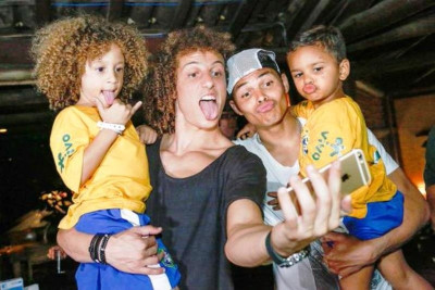 Οι μικροί σωσίες των Νταβίντ Λουίζ και Τιάγκο Σίλβα (photos+video)