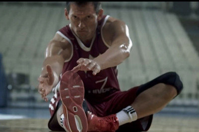 Πρωταγωνιστής σε διαφήμιση ο Μπλουμς! (video)