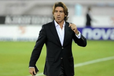 Στα χέρια με φίλο της… κόρης του ο Σα Πίντο