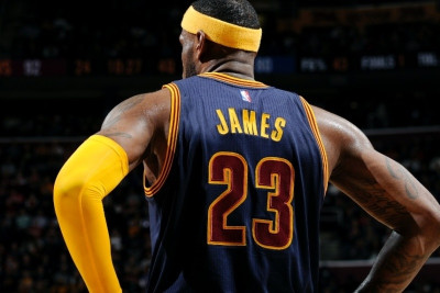 Απίστευτο βρίσιμο γυναίκας στον ΛεΜπρόν!(video)