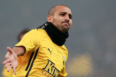 Μιλάει με ΑΕΚ και αποφασίζει ο Τζιμπούρ!