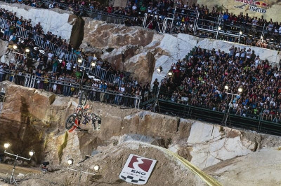 Ο Moore νικητής στο Red Bull X-Fighters της Αθήνας! (photos+videos)