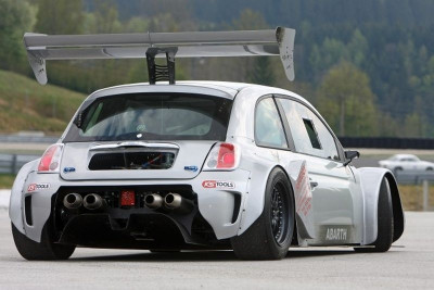 Το 500αράκι που τα «σπάει»! (video)