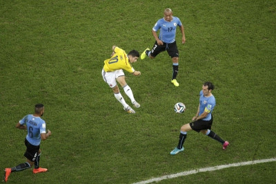 Σε 8-bit και η γκολάρα του Χάμες (video)