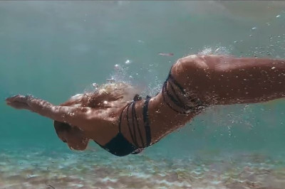 Πάρτε… χάπια να αντέξετε: Νέα «καυτή» Στικούδη! (video)