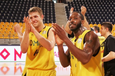 «Πονοκέφαλος» με Βεζένκοφ και Ριντ