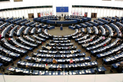Εδώ, τους ψεύτες τους κάνουμε… Ευρωβουλευτές!