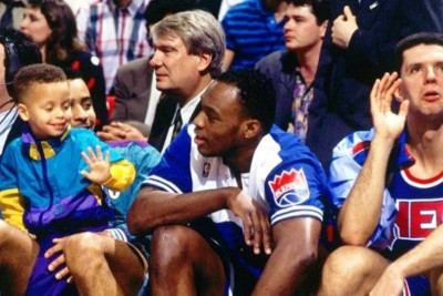 Έδωσε τη φανέλα του στη μητέρα του Ντράζεν ο Κάρι