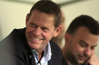 Live Streaming: Η παρουσίαση του Άρνεσεν (video)